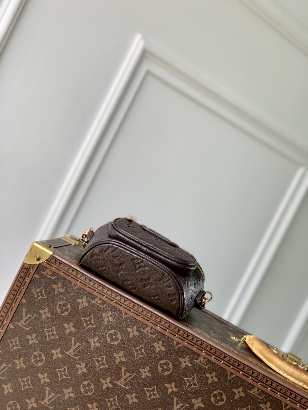 Louis Vuitton Mini Bumbag-17 x 12 x 9.5CM Louis Vuitton Mini Bumbag-17 x 12 x 9.5CM