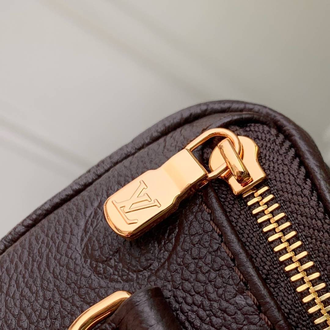 Louis Vuitton Mini Bumbag-17 x 12 x 9.5CM Louis Vuitton Mini Bumbag-17 x 12 x 9.5CM
