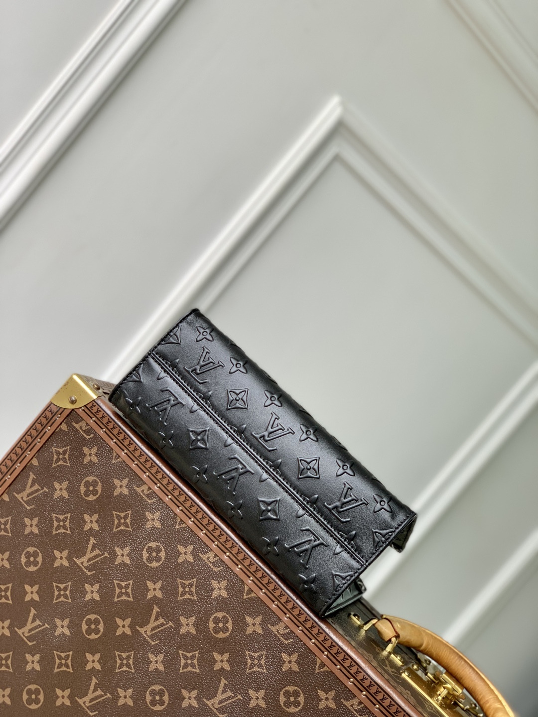 Louis Vuitton OnTheGo Monogram Bold Handbag-M14576-19 x 11.5 x 25CM