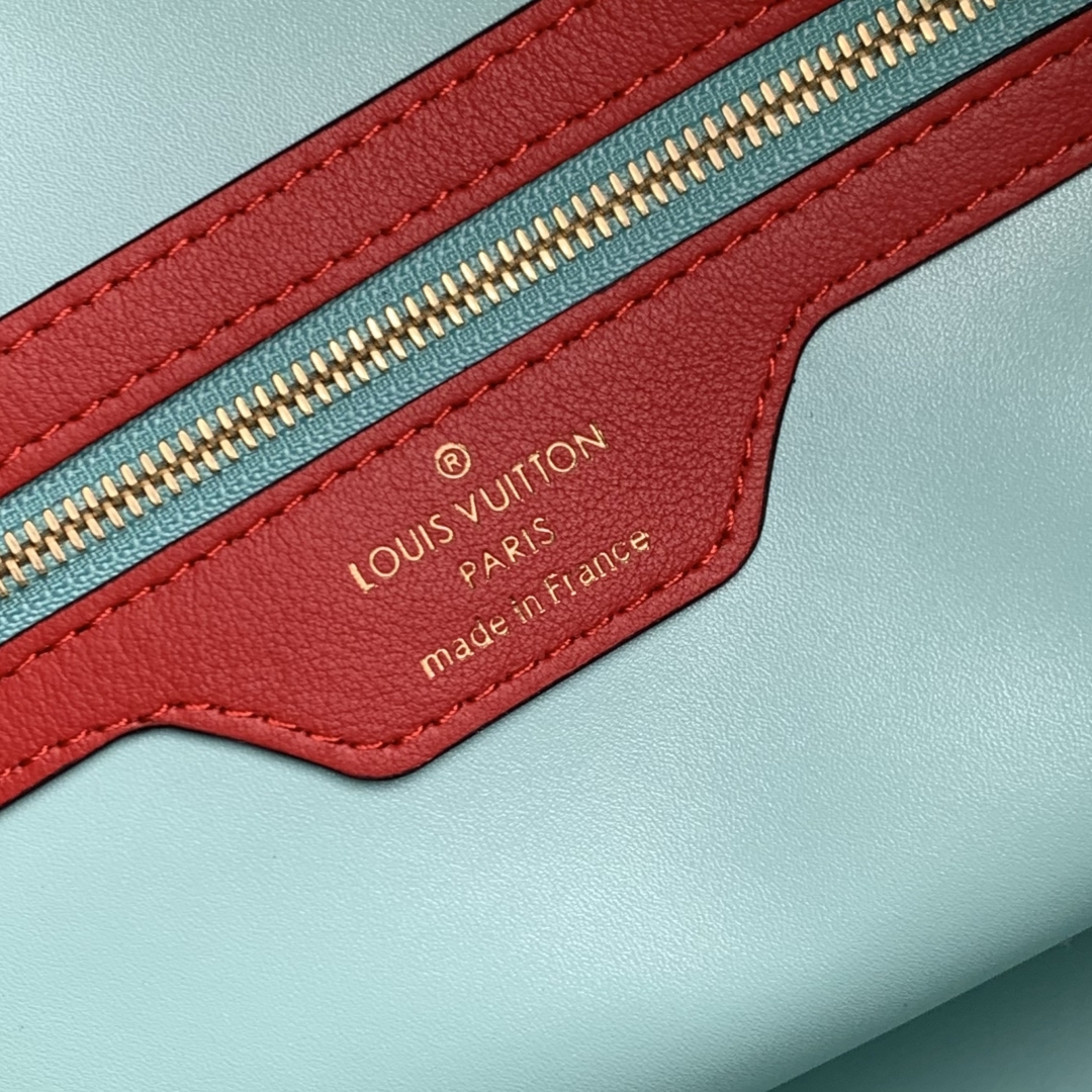 Louis Vuitton M13668 Top Handbags-40*20*25CM