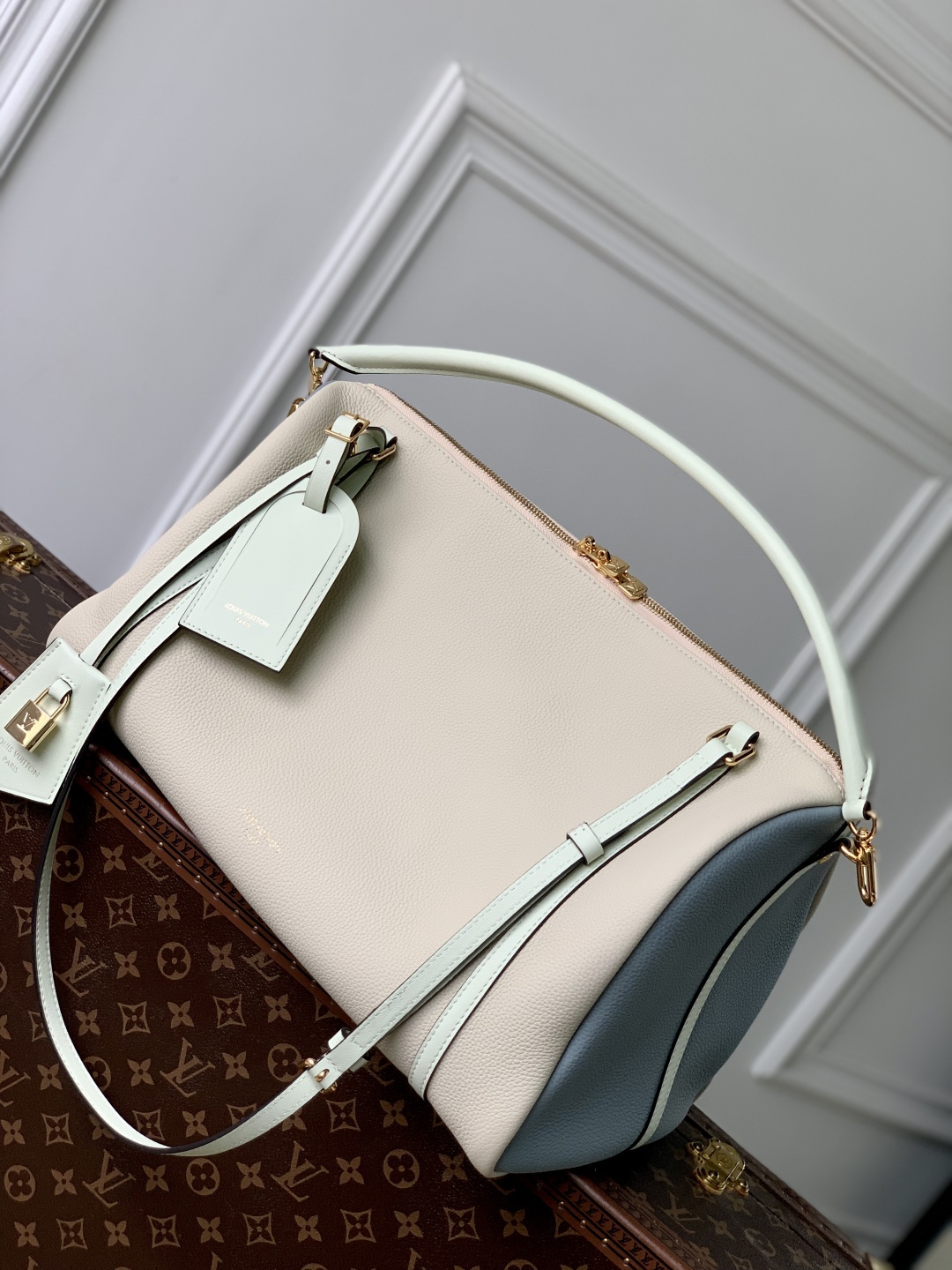 Louis Vuitton M13668 Top Handbags-40*20*25CM