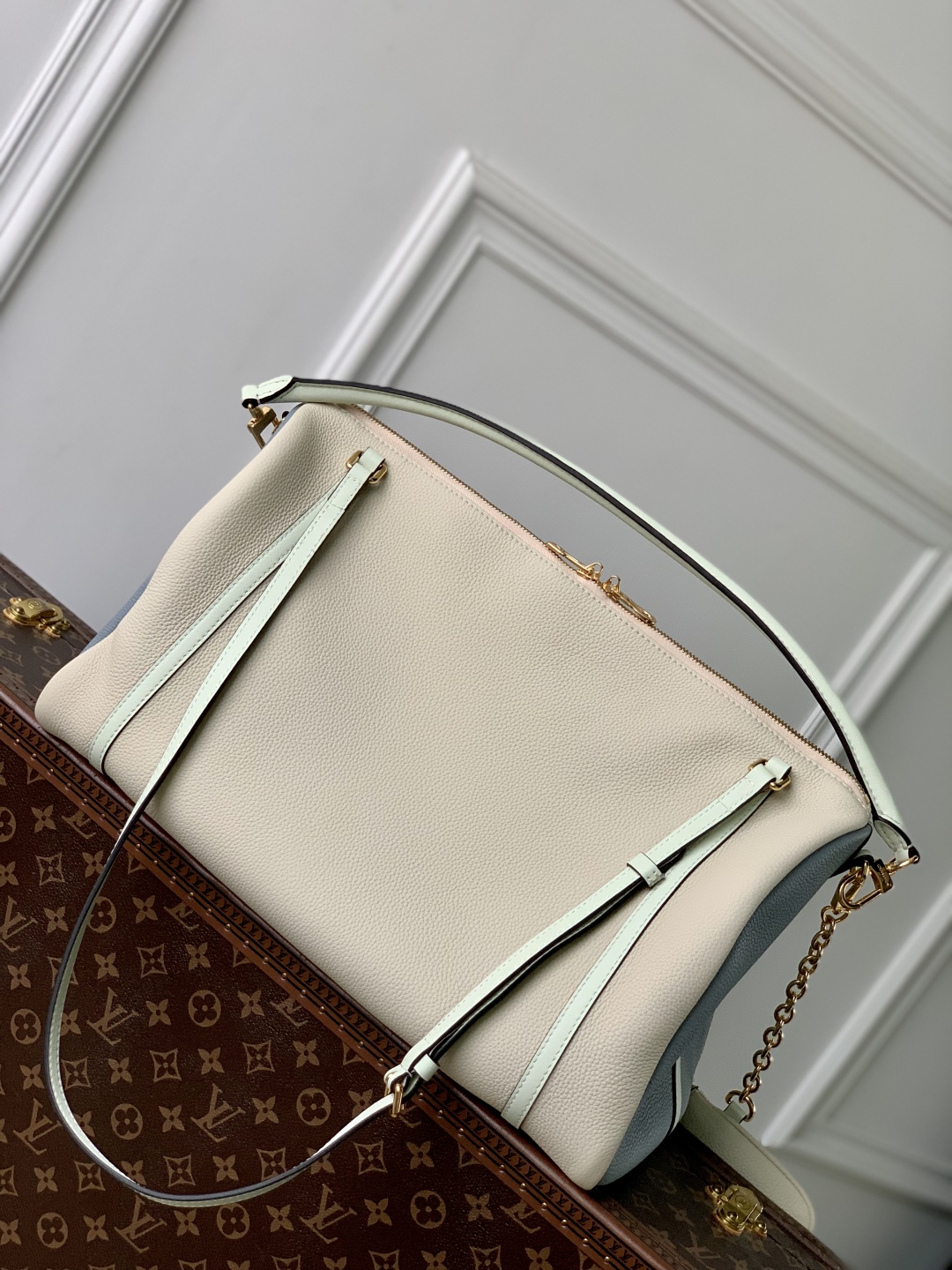 Louis Vuitton M13668 Top Handbags-40*20*25CM