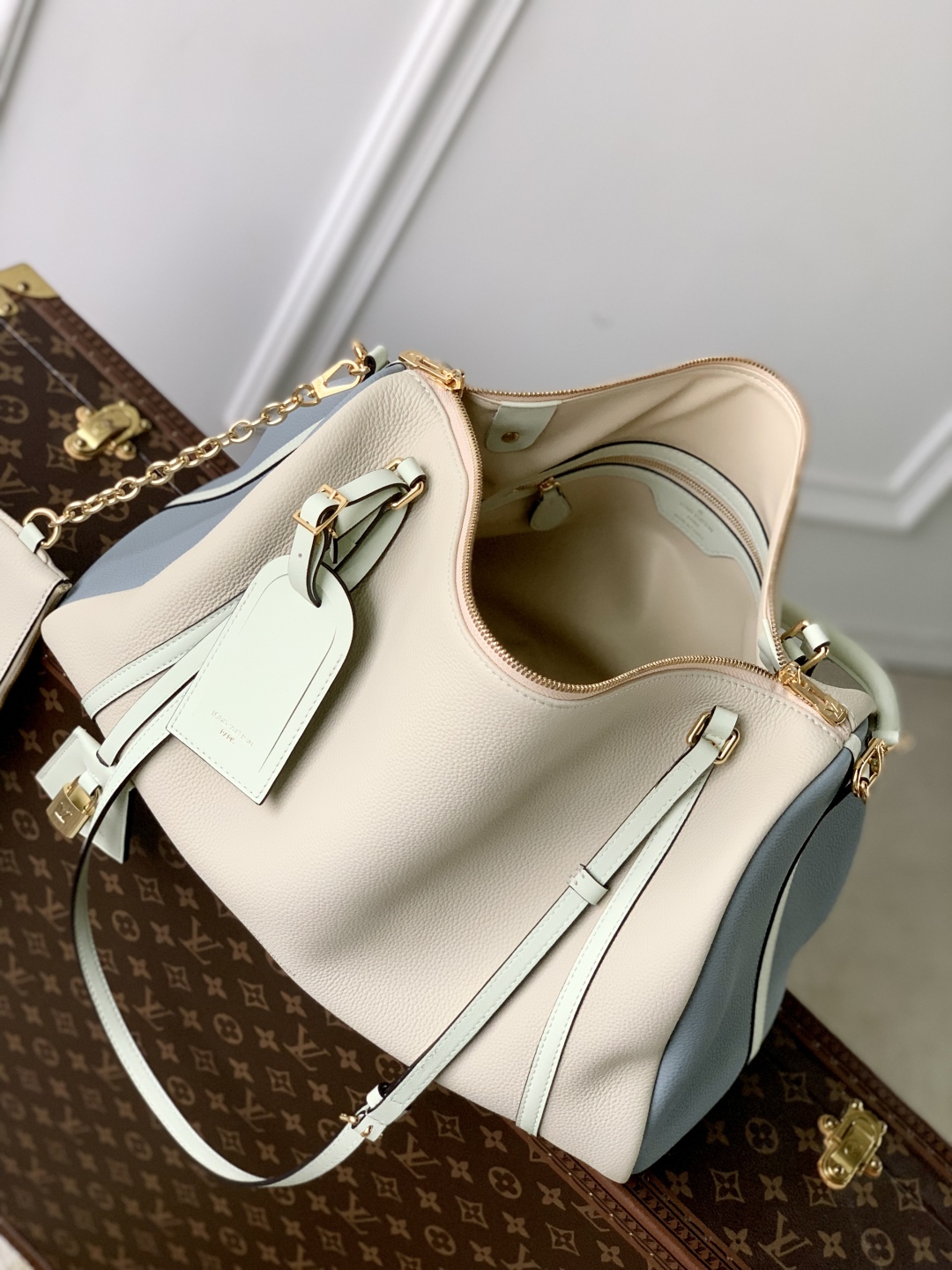 Louis Vuitton M13668 Top Handbags-40*20*25CM