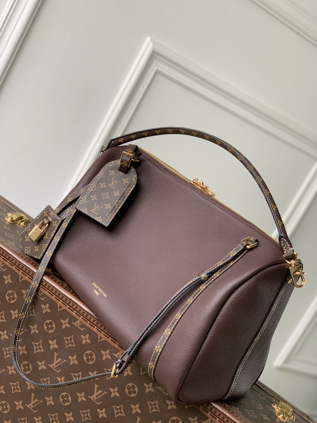 Louis Vuitton M13668 Top Handbags-40*20*25CM