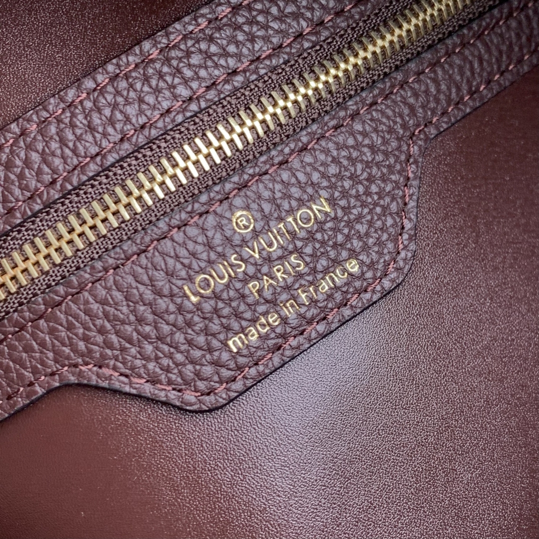 Louis Vuitton M13668 Top Handbags-40*20*25CM