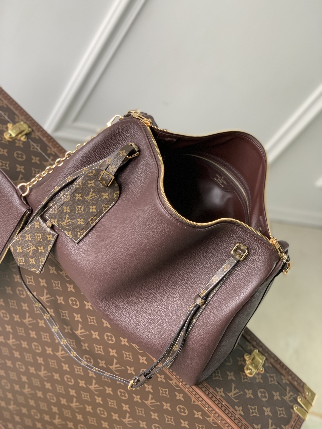Louis Vuitton M13668 Top Handbags-40*20*25CM