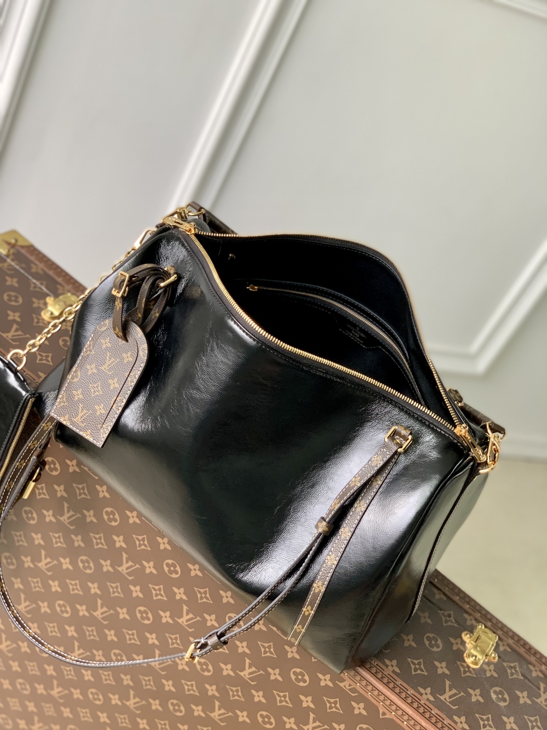 Louis Vuitton M13668 Top Handbags-40*20*25CM