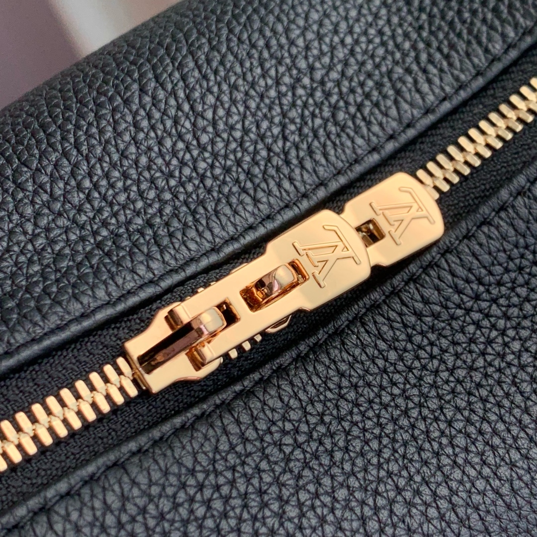 Louis Vuitton M13667 Top Handbags-25*15*18CM