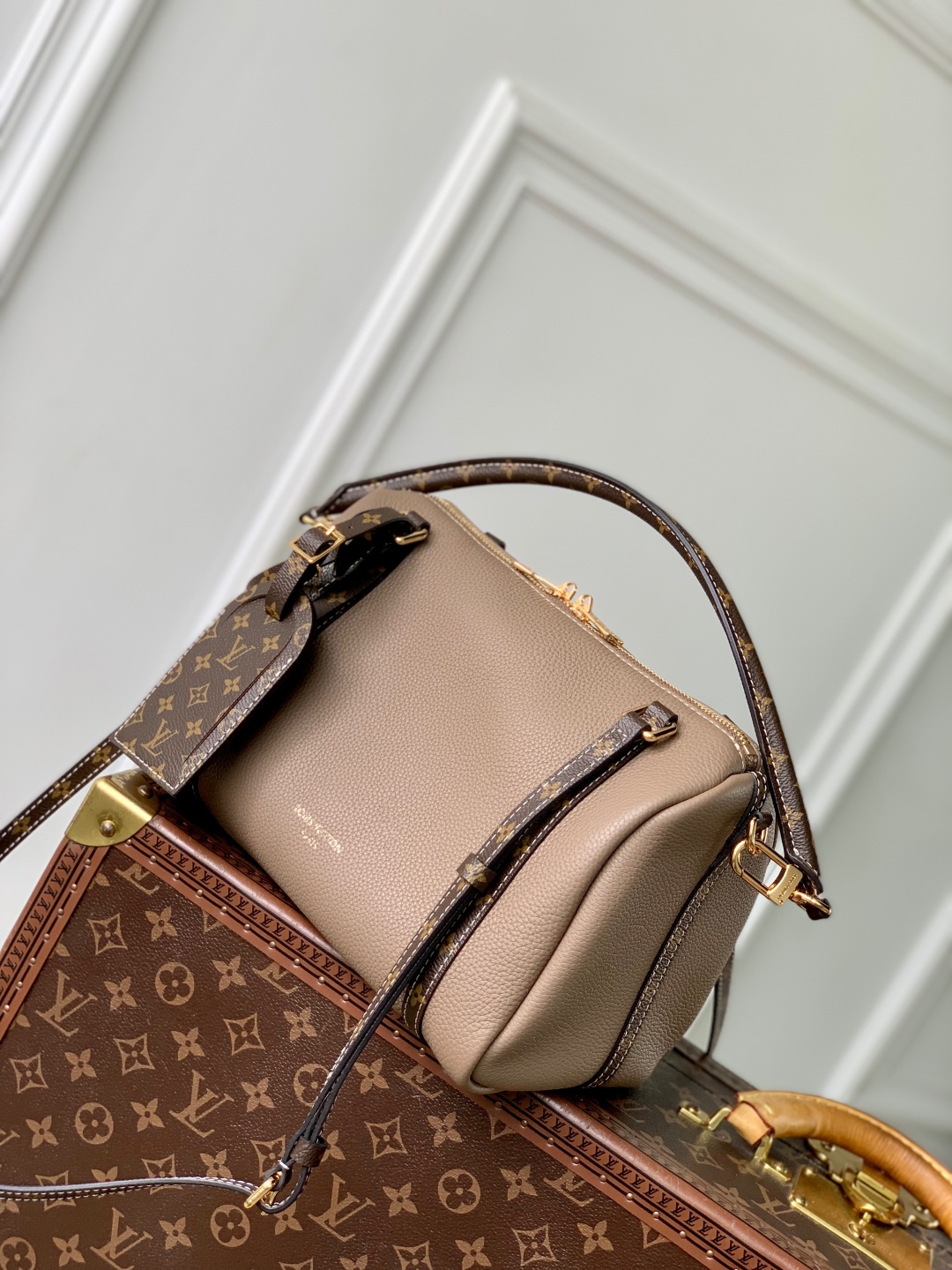 Louis Vuitton M13667 Top Handbags-25*15*18CM