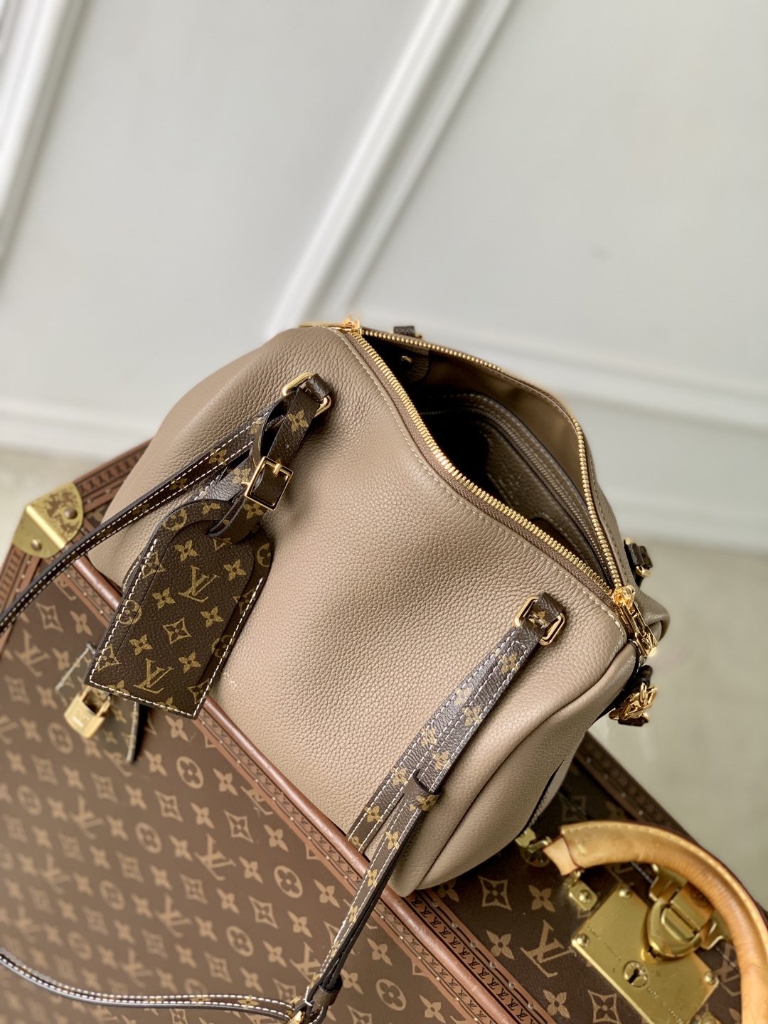 Louis Vuitton M13667 Top Handbags-25*15*18CM