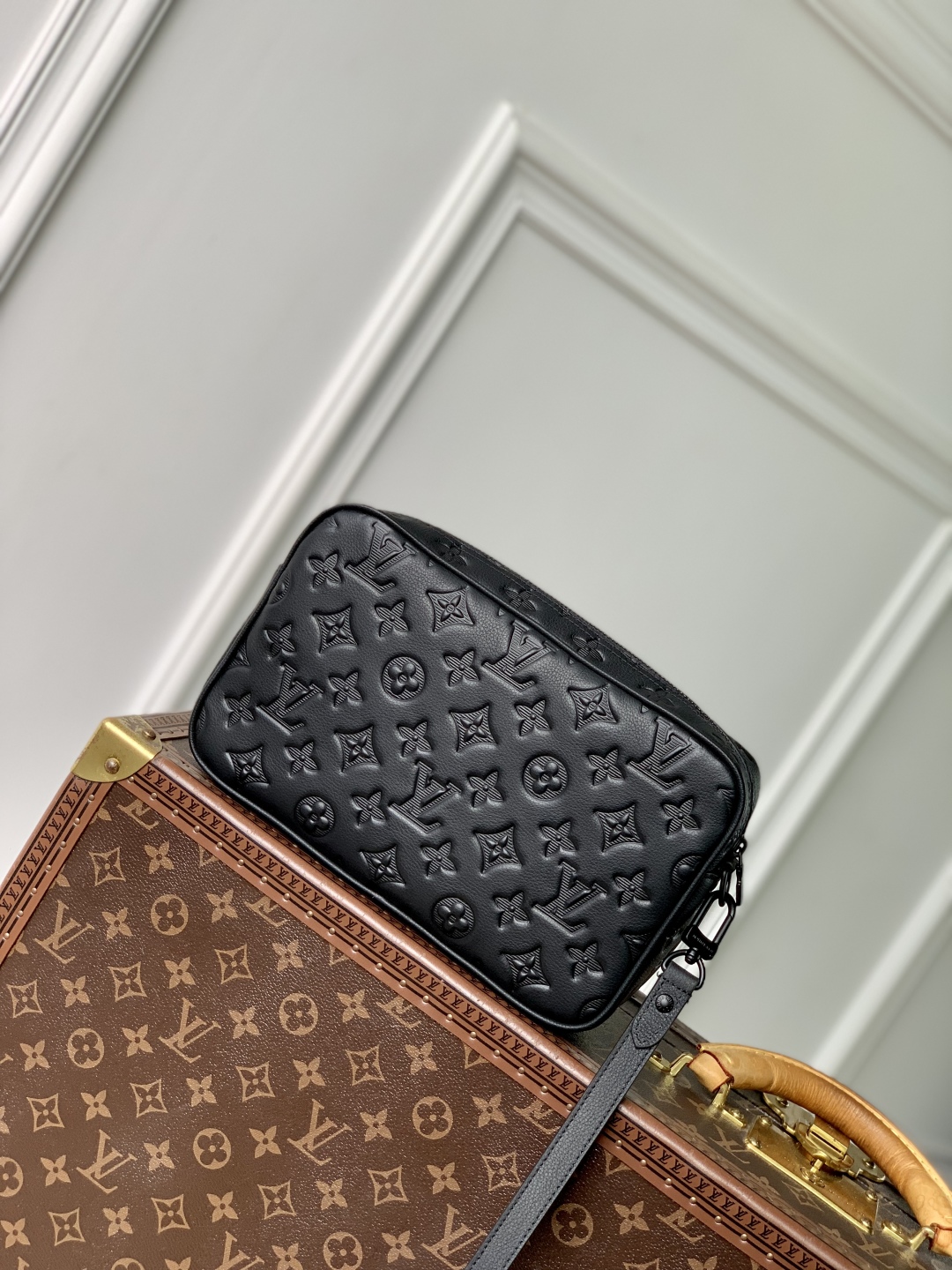 Louis Vuitton Pochette Kasai -24.5 x 15.5 x 6CM Louis Vuitton Pochette Kasai -24.5 x 15.5 x 6CM