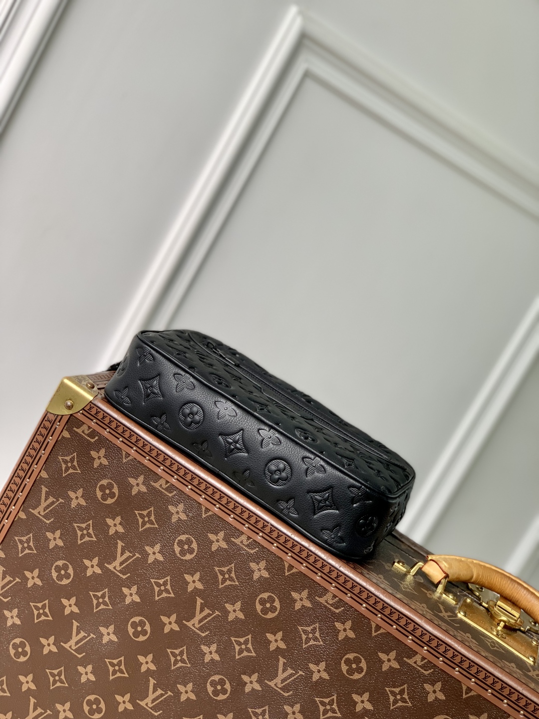 Louis Vuitton Pochette Kasai -24.5 x 15.5 x 6CM Louis Vuitton Pochette Kasai -24.5 x 15.5 x 6CM