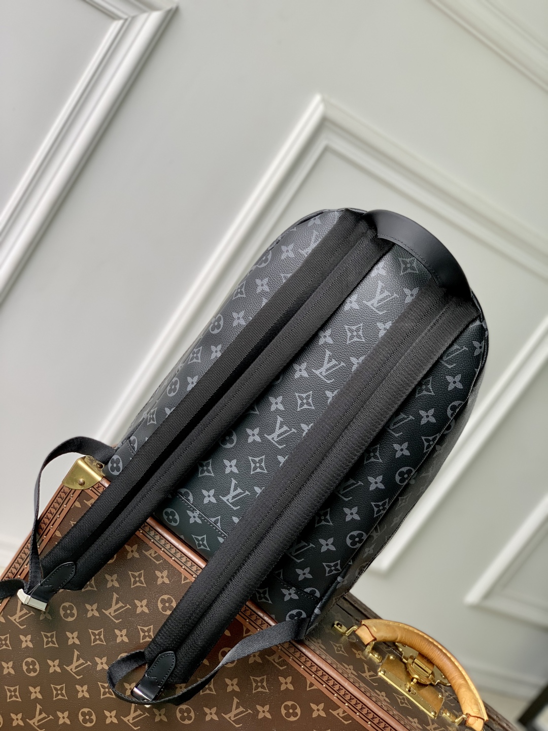 Louis Vuitton Discovery Slim-M14020-38 x 13 x 28CM
