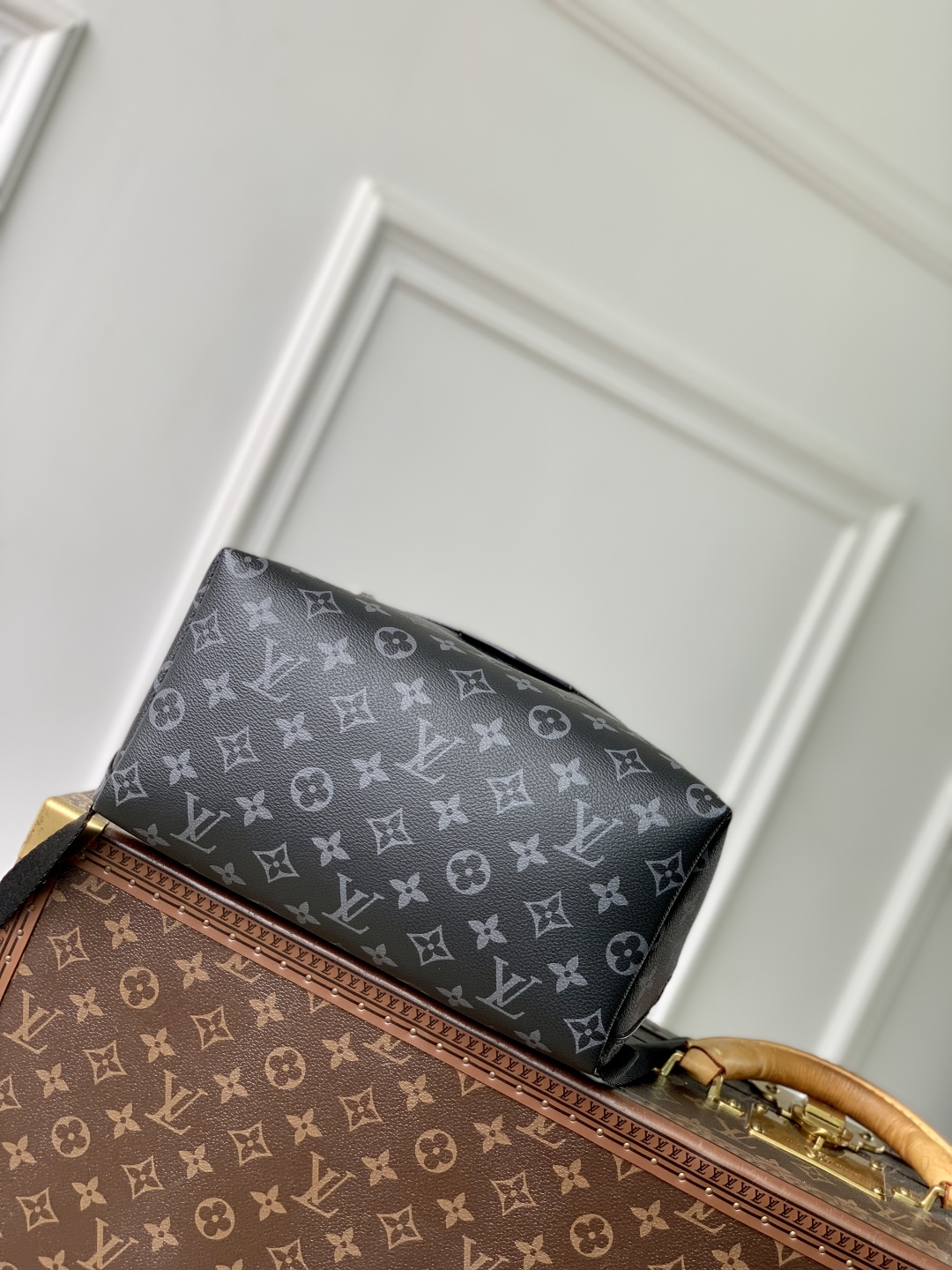 Louis Vuitton Discovery Slim-M14020-38 x 13 x 28CM